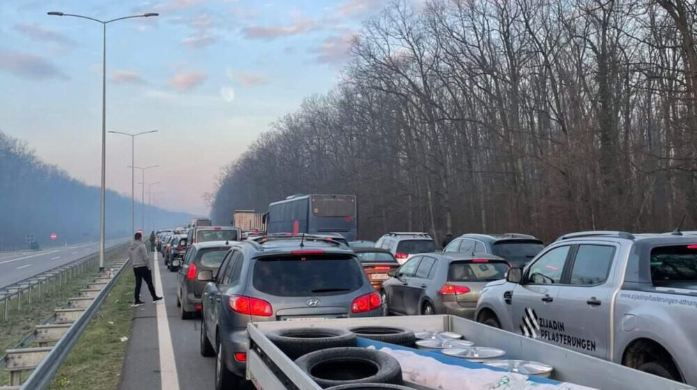 Gužve na graničnim prelazima, negde se čeka i više od 10 sati 1