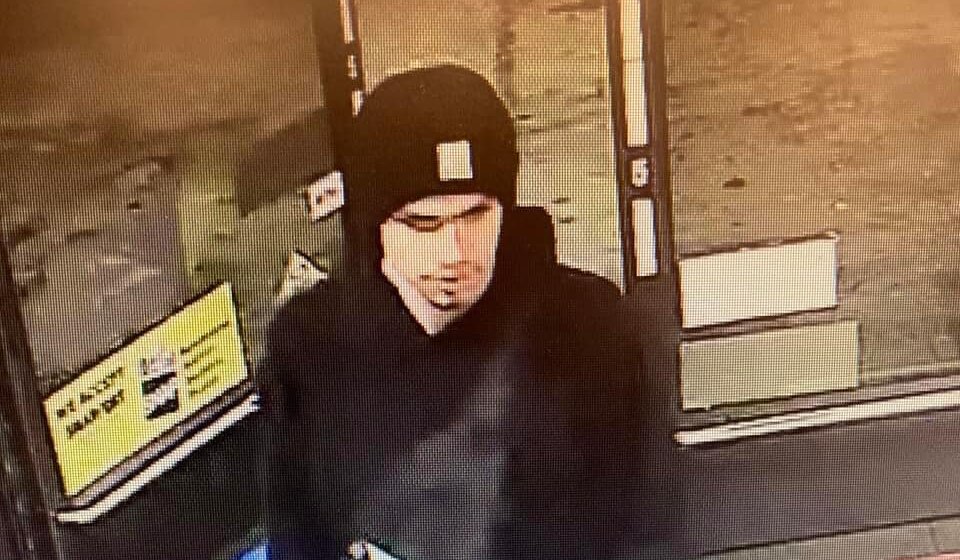 U pucnjavi u prodavnici u Vašingtonu, troje mrtvih, policija traga za opasnim napadačem 1 Jarid Haddock osumnjičen za pucnjavu u Vašingtonu