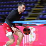 (VIDEO) Saigrači traže "slobodu" za Fakunda Kampaca: Košarkaši Crvene zvezde priključili se "ratu" sa Evroligom 6