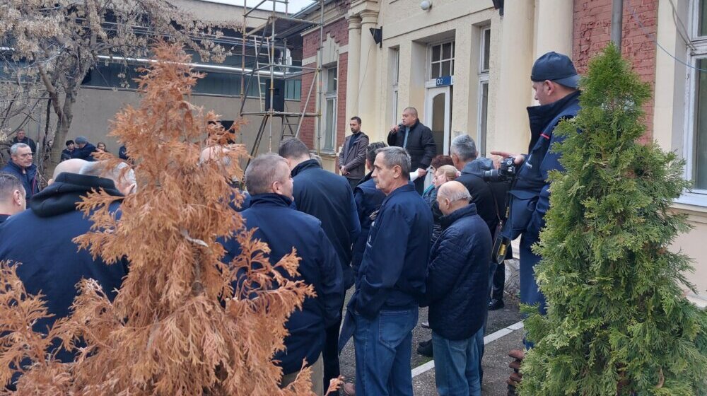 Nedopustivo dalje urušavanje fabrike: Poruka posle četvrtog štrajka upozorenja u kragujevačkoj Zastava oružje 1