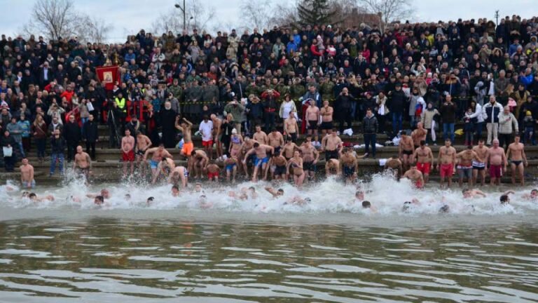 Sremska Mitrovica: Počelo prijavljivanje za plivanje za Časni krst 1