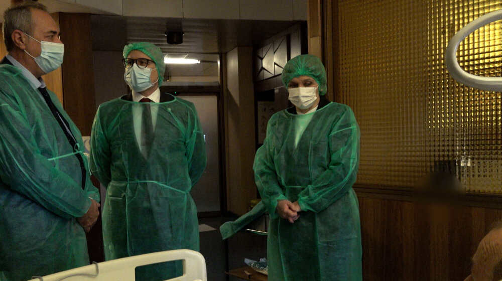 Ministri Vučević i Grujičić obišli VMA i ranjenog na Bistričkom mostu 1