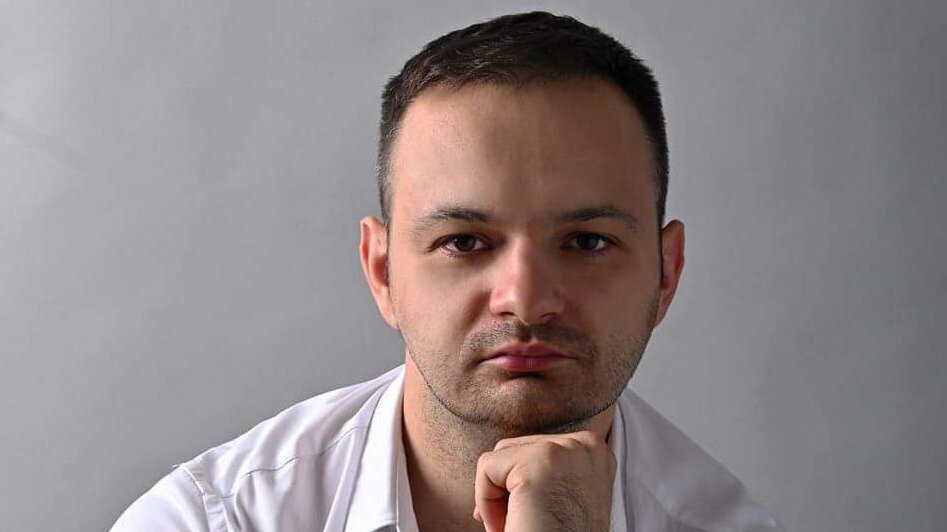 "Od 30 gradova i opština u Srbiji, samo u Novom Sadu je gradska vlast vršila pritisak da se bilbordi Kreni-Promeni uklone" 2