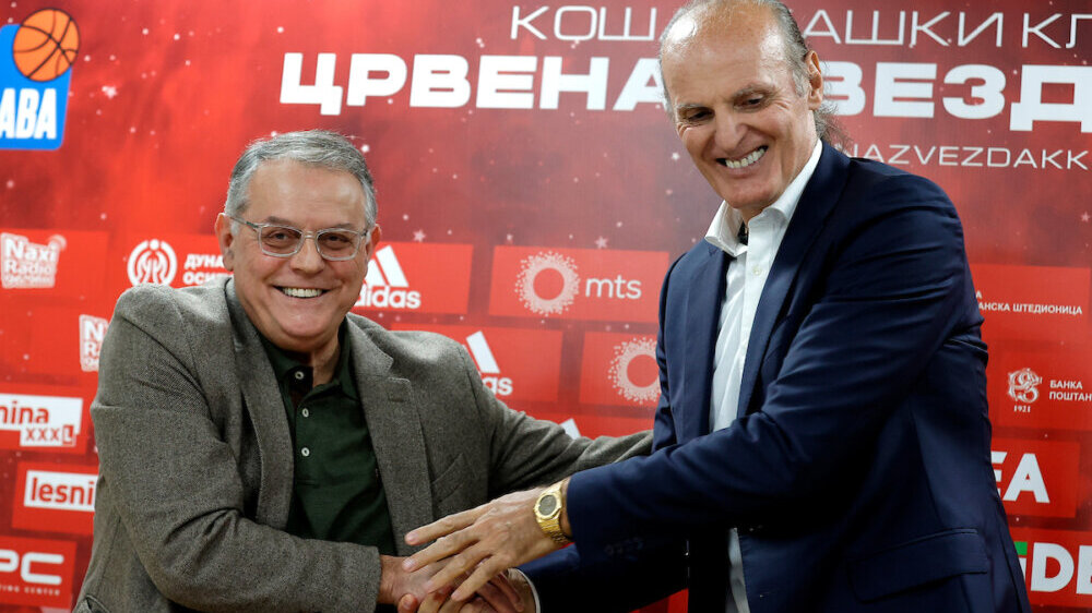 Nebojša Čović pozvao navijače crveno-belih na mobilizaciju: Pokušavaju da sruše Zvezdu 2 Nebojša Čović pozvao navijače crveno-belih na mobilizaciju: Pokušavaju da sruše Zvezdu 2