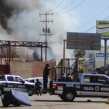 U Meksiku pravi ratni okršaj vojske i narkokartela Sinaloa zbog hapšenja narkobosa Ovidija Guzmana 4