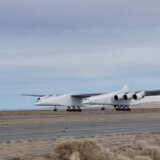 Veći od fudbalskog terena: Kako izgleda najveći avion na svetu? (VIDEO) 8