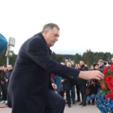 “Srbi i Rusi bratski narod, Zapad pokušava da okrivi Srbe za mnoge zločine”: Dodik na Piskarjovskom groblju u Sankt Peterburgu 3
