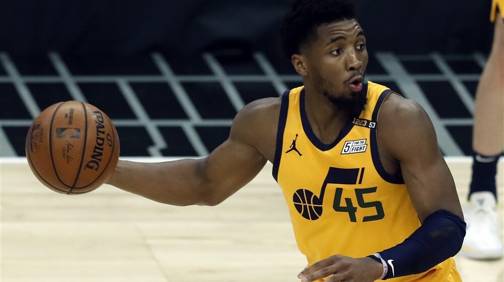 Mičel prvi košarkaš posle 16 godina koji je postigao više od 70 poena u jednoj utakmici NBA lige 1