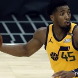 Mičel prvi košarkaš posle 16 godina koji je postigao više od 70 poena u jednoj utakmici NBA lige 9