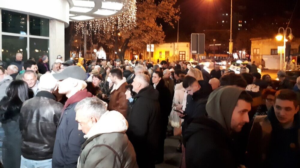 Protest “Provetrimo Niš, dišimo slobodno”: Uvesti besplatan gradski prevoz u vreme velike zagađenosti i zatvoriti gradsku deponiju 1