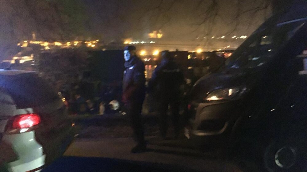 Kako je izgledalo istorijsko potonuće „Fristajlera“: Neki plaču, neki se smeju, neki se slikaju, neki i dalje piju i pitaju se kakav je provod na drugim mestima... 1