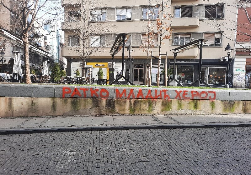 Nadležni ne reaguju ili niko nije nadležan: Ko stoji iza brojnih grafita o Ratku Mladiću koji "krase Beograd" 15