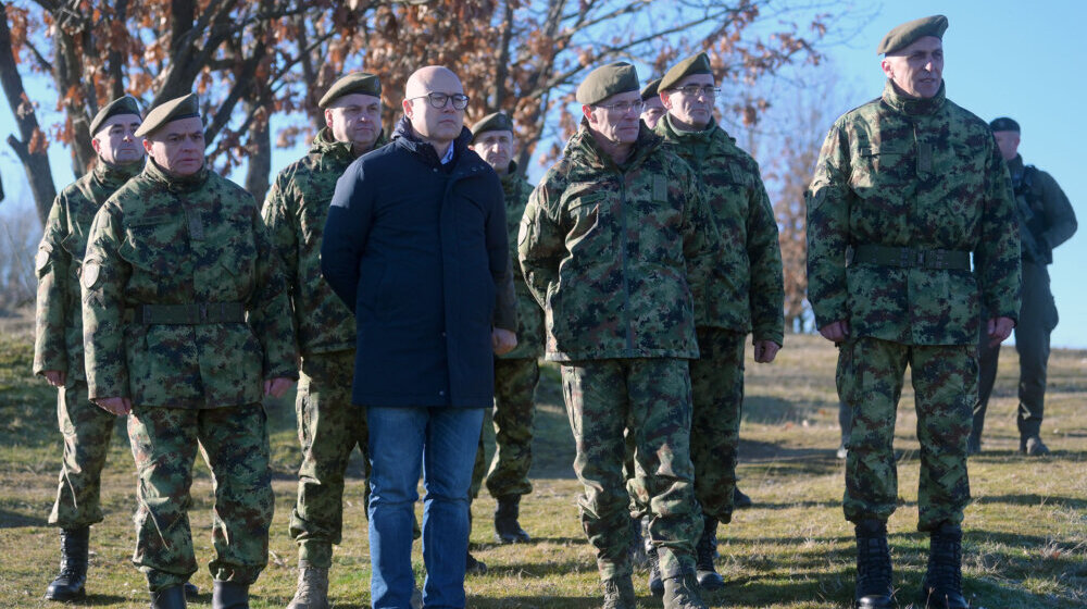 Vučević i Mojsilović obišli pripadnike vojske u bazi "Dobrosin": Za Vojsku Srbije nema praznika i slobodnog dana 1