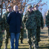 Vučević i Mojsilović obišli pripadnike vojske u bazi "Dobrosin": Za Vojsku Srbije nema praznika i slobodnog dana 11
