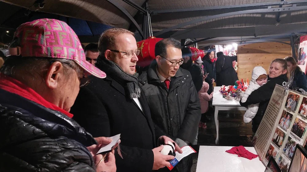 Kineska Nova godina proslavljena u Boru: Ples lavova, tradicionalna kuhinja, kao i umetnici iz Kine oduševili okupljene građane 4 Kineska Nova godina proslavljena u Boru: Ples lavova, tradicionalna kuhinja, kao i umetnici iz Kine oduševili okupljene građane 4