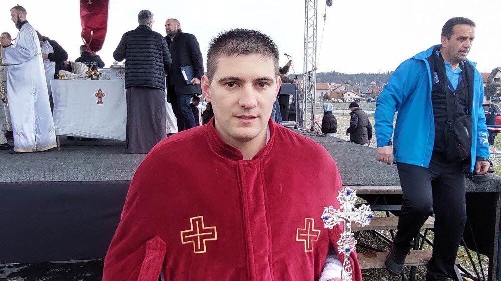 Nemanja Trifunović pripadnik vatrogasno spasilačke brigade pobednik plivanja za Časni krst u Zaječaru 1