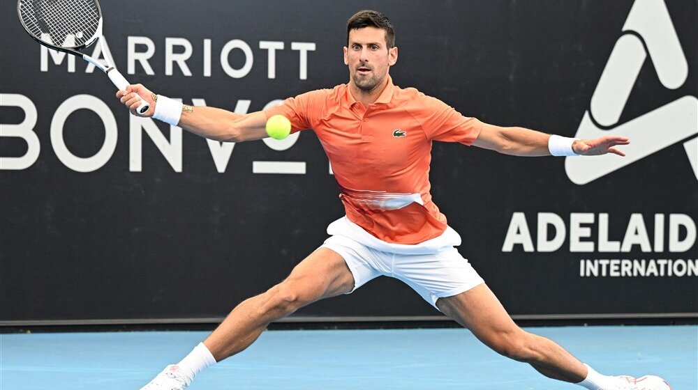 Đoković pobedio Šapovalova i plasirao se u polufinale turnira u Adelejdu 1