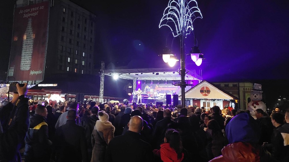 Zaječarci dočekali Novu godinu po julijanskom kalendaru uz vatromet i koncert 1