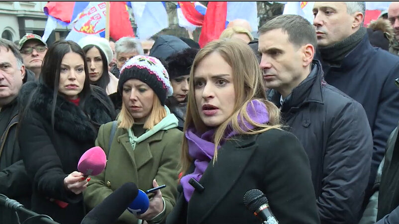 Đurđević Stamenkovski: Opada rejting Vučića 1