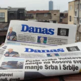 NUNS osudio bacanje letaka ispred redakcije dnevnog lista "Danas": Targetiranje novinara mora da prestane 12