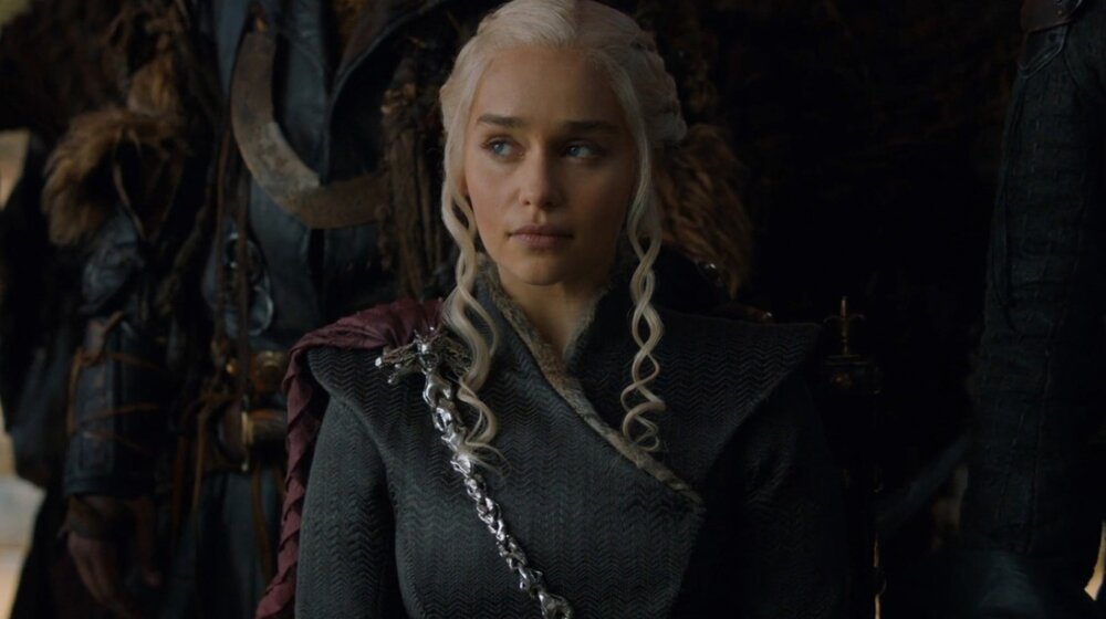 Zvezda "Igre prestola" Emilija Klark progovorila o snimanju intimnih scena: "On je plakao više od mene" 1