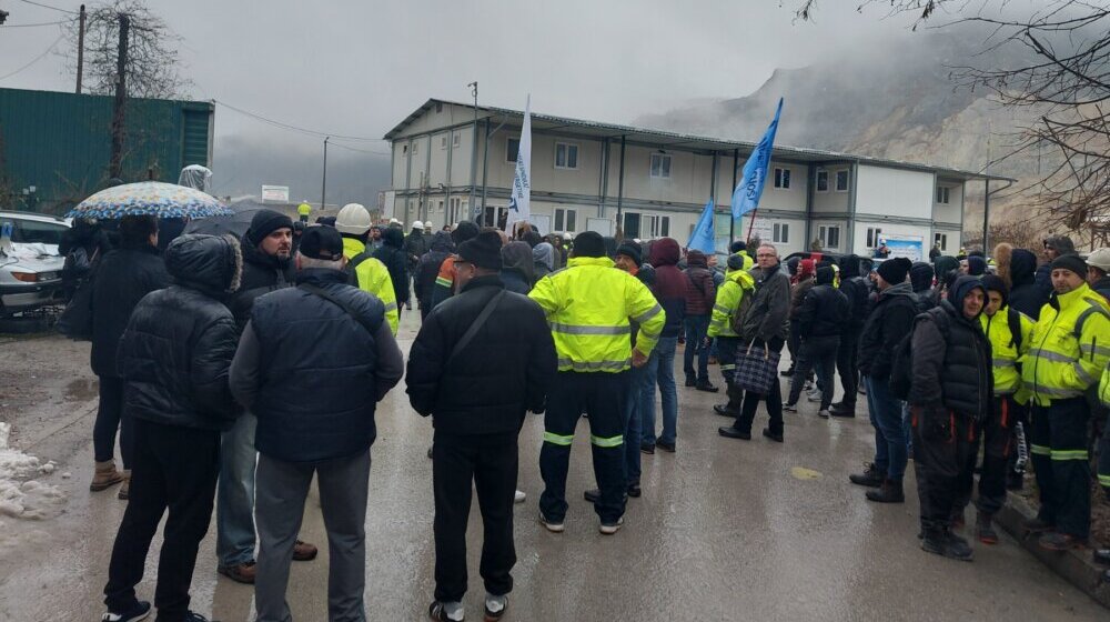 Protesti u Majdanpeku obustavljeni, sindikati čekaju početak pregovora o novom kolektivnom ugovoru za Ziđin 1