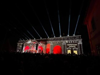 Novosađani u Novu 2023. ušli uz zvuke grupe Kosheen i vatromet (FOTO) 10