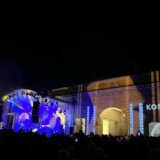 Novosađani u Novu 2023. ušli uz zvuke grupe Kosheen i vatromet (FOTO) 11