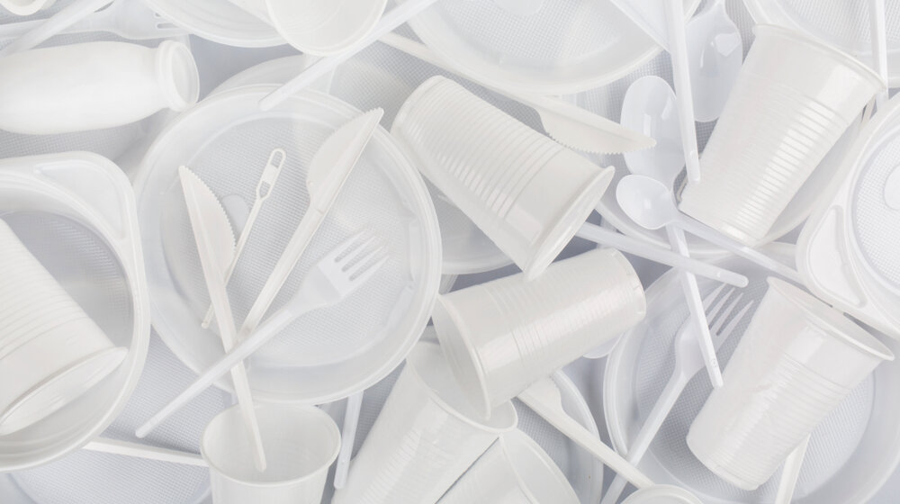 London će zabraniti upotrebu plastičnog posuđa za jednokratnu upotrebu do kraja 2023. 1