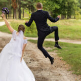 Zbog čega se za ulazak u brak kaže "stati na ludi kamen"? 2