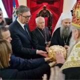 Predsednik sa ministrima kod patrijarha na slavi: Vučić sa Porfirijem pričao o pritiscima 10