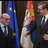 Pre odlaska u Davos Vučić upoznao Piča sa pozicijom Srbije povodom situacije na Kosovu i u regionu 2