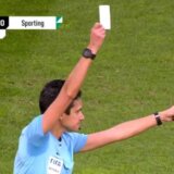 Sudija pokazao beli karton i zbunio portugalske navijače: Krenula primena novog FIFA pravila (VIDEO) 4