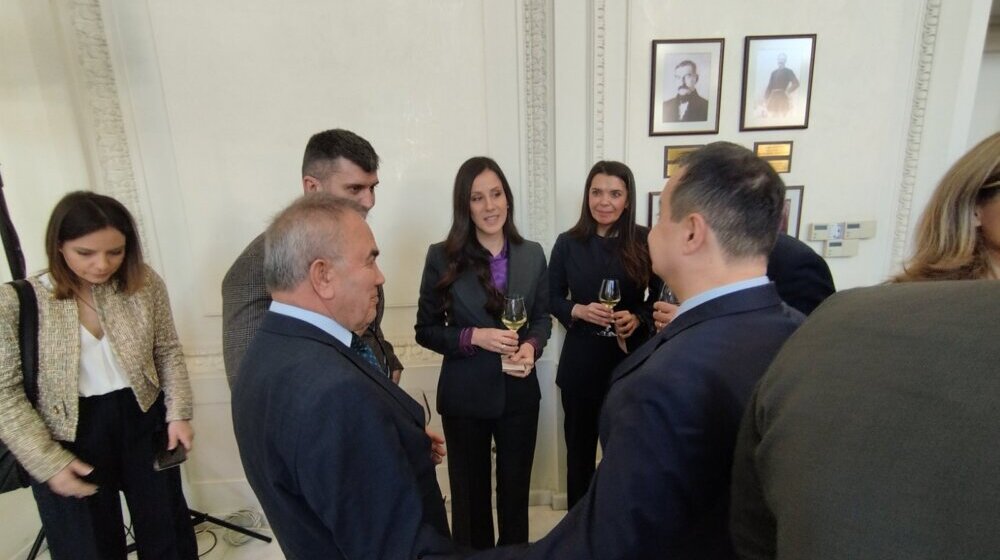 Ko je bio kod Dačića na novogodišnjem prijemu: Gošća i Tamara Vučić 1