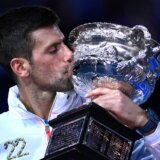 Novakova trenerka sa brojem 22 uskoro u prodaji, cena 250 evra 11