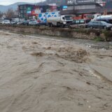 Kiša pada 12 sati, Raška se izlila na ulivu u Novi Pazar 7