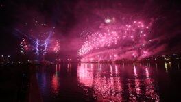 Fireworks from Belgrade Tower as part of New Year's Eve in Belgrade on the water.Vatromet sa Kule Beograd u sklopu doceka Nove godine u Beogradu na vodi. Dočekana Nova godina u prestonici velikim vatrometom sa Kule Beograd (FOTO) 5
