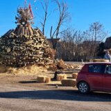 Ničega u paljenju guma i trovanju vlastitog grada verskog nema: Stranka Zajedno povodom badnje lomače na novosadskoj Klisi 6