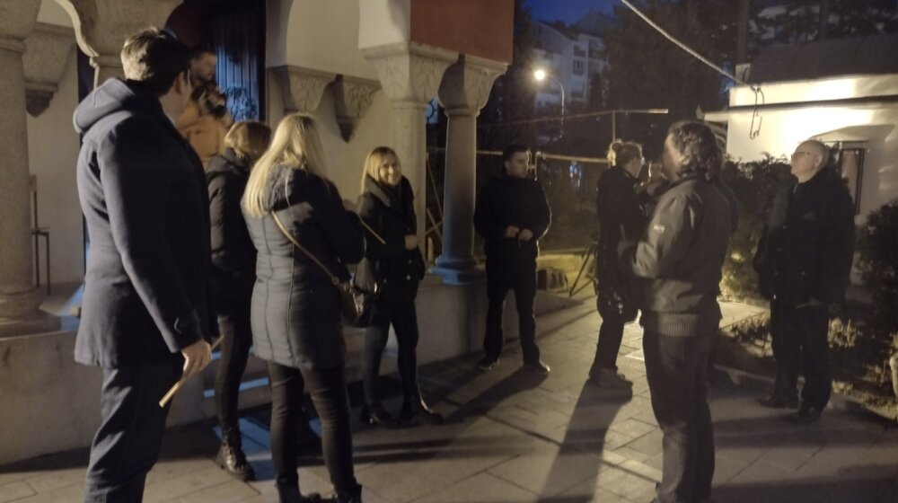 Da se heroj ne zaboravi, a ubice konačno pronađu: U kragujevačkoj Sabornoj crkvi upaljene sveċe za Olivera Ivanoviċa 1