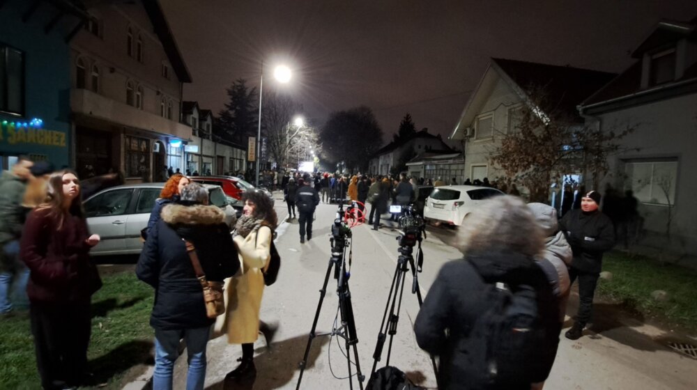 "Na Bogojavljensku noć": Novosađani se prisetili Balaševića, od medija jedino RTS imao pristup, ostalima zabranjen prolaz 1