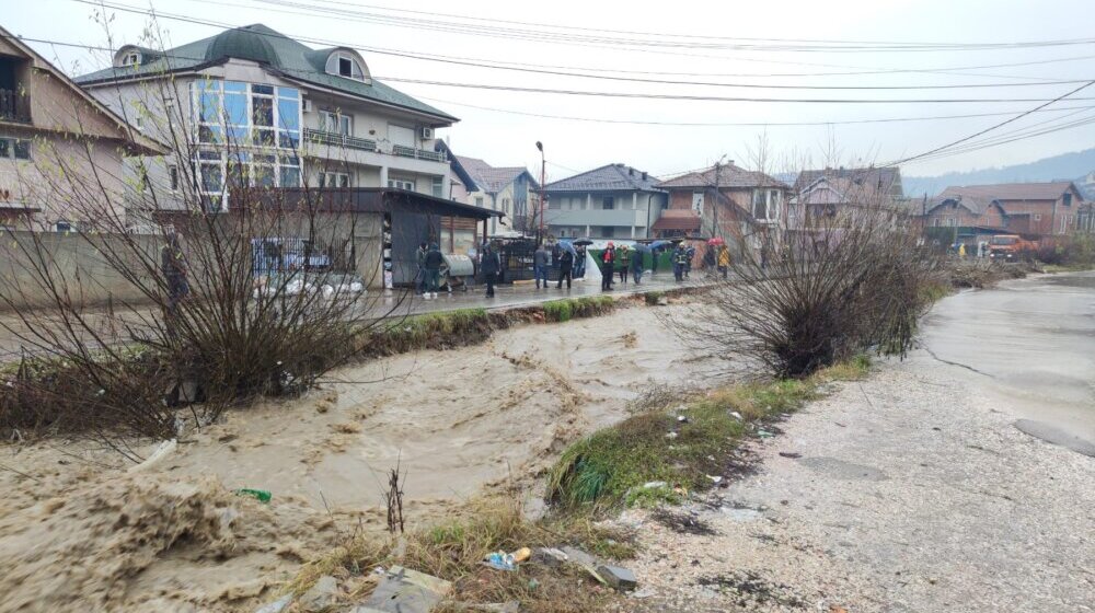 Ronioci stižu u Novi Pazar, nastavlja se potraga za nestalima u poplavama 1