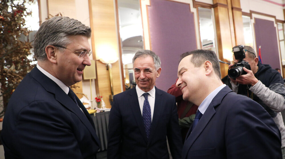 Kad falššpileri kolo vode 1