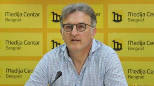 Slobodan Cvejić Vučićev je spin da je rejting opozcije u padu: Sagovornici Danasa tvrde da je SPS u ogromnom opadanju,a SNS-u se ozbiljno klima 2