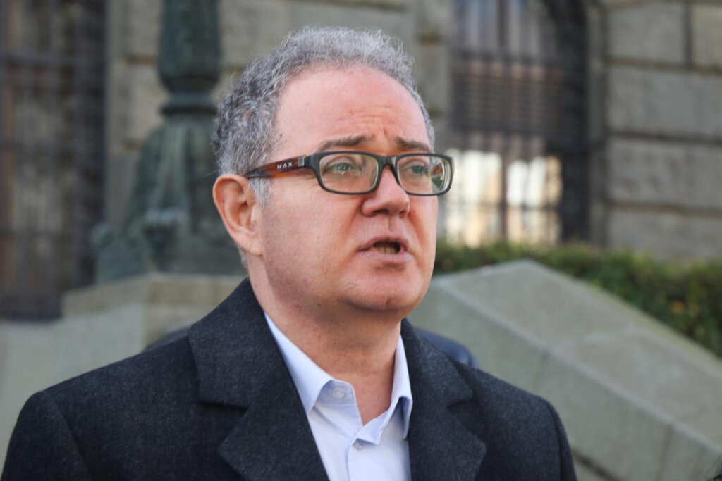 Zoran Lutovac za Danas: Država opstruiše krivičnu prijavu majke i sestre Zorana Đinđića protiv Nebojše Čovića i Velimira Ilića 3 Zoran Lutovac za Danas: Država opstruiše krivičnu prijavu majke i sestre Zorana Đinđića protiv Nebojše Čovića i Velimira Ilića 3