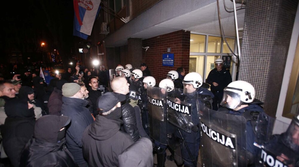 PROTEST PROTIV FRANCUSKO-NEMAČKOG PLANA ZA KOSOVO