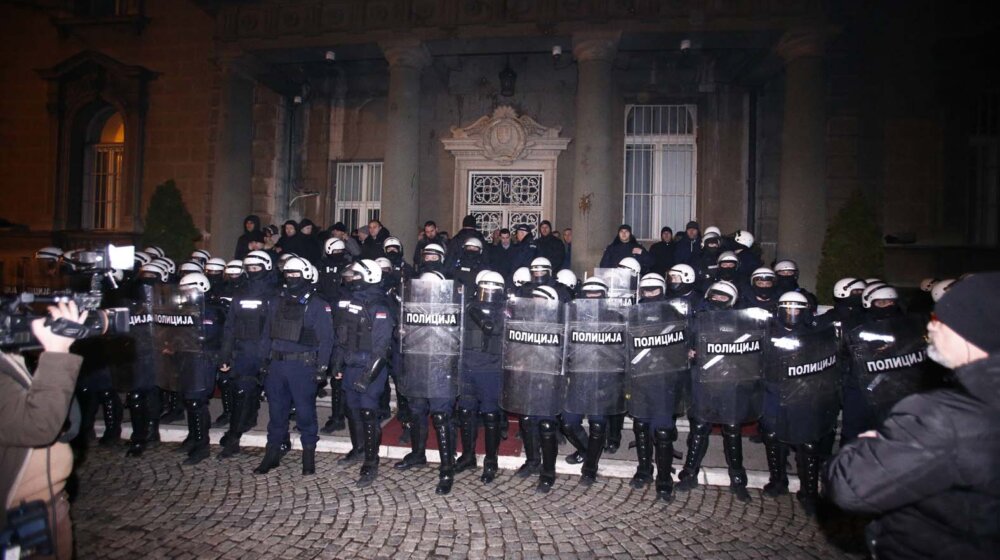 PROTEST PROTIV FRANCUSKO-NEMAČKOG PLANA ZA KOSOVO