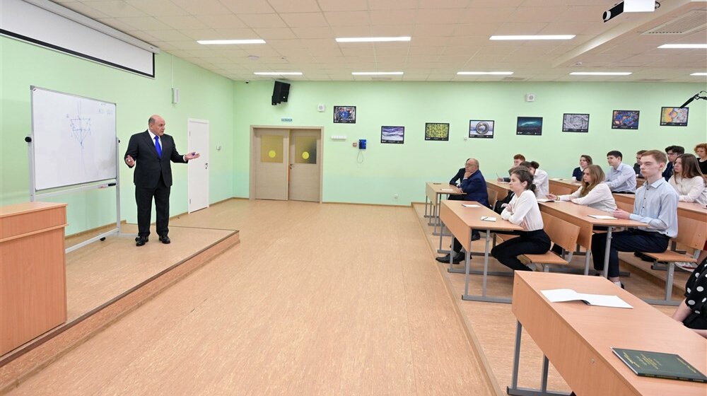 Sergej Lavrov predaje školarcima: Ruska TV počela da emituje časove o patrotizmu za decu 1