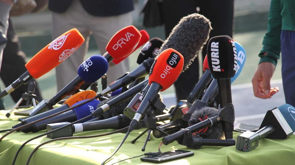 "Sahranjujemo previše novinara": Poslenici sedme sile sve ugroženiji 11