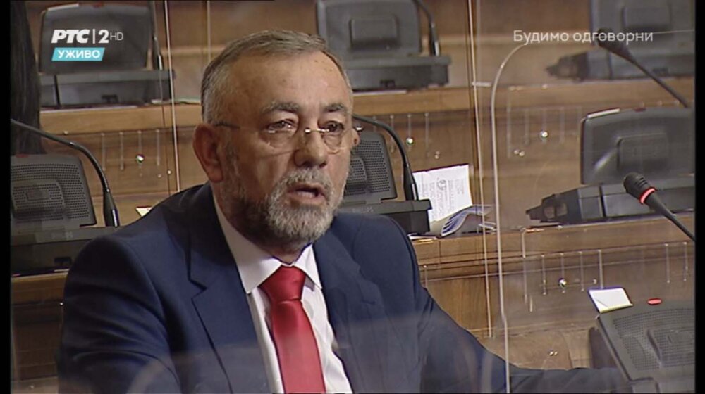 Zvonimir Stević ćutao 25 godina u parlamentu i jednim gestom naljutio sve 16
