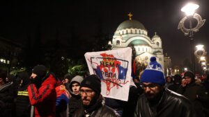 Pokret "Srpski zbor" otkazao je današnji protest podrške Srbima na Kosovu i Metohiji, zato što su "Studenti u blokadi" najavili svoj skup za subotu istim povodom.